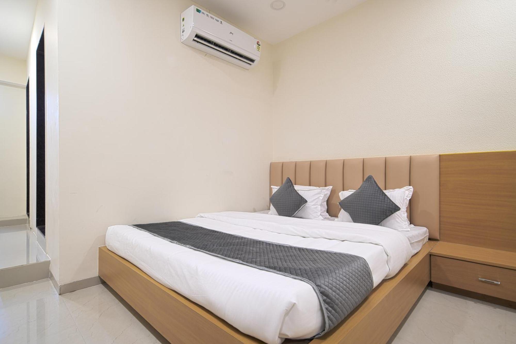 Hotel Shivlok Ujjain Oda fotoğraf