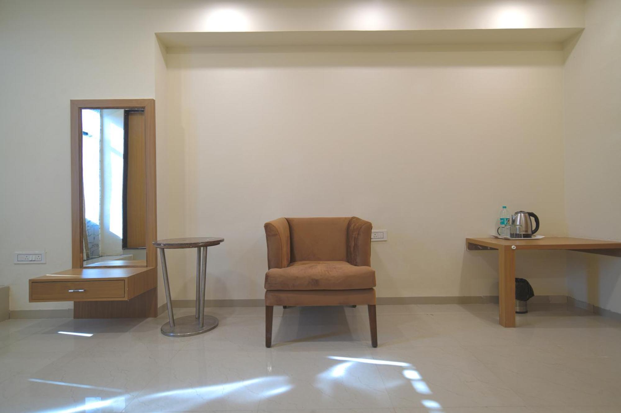 Hotel Shivlok Ujjain Oda fotoğraf