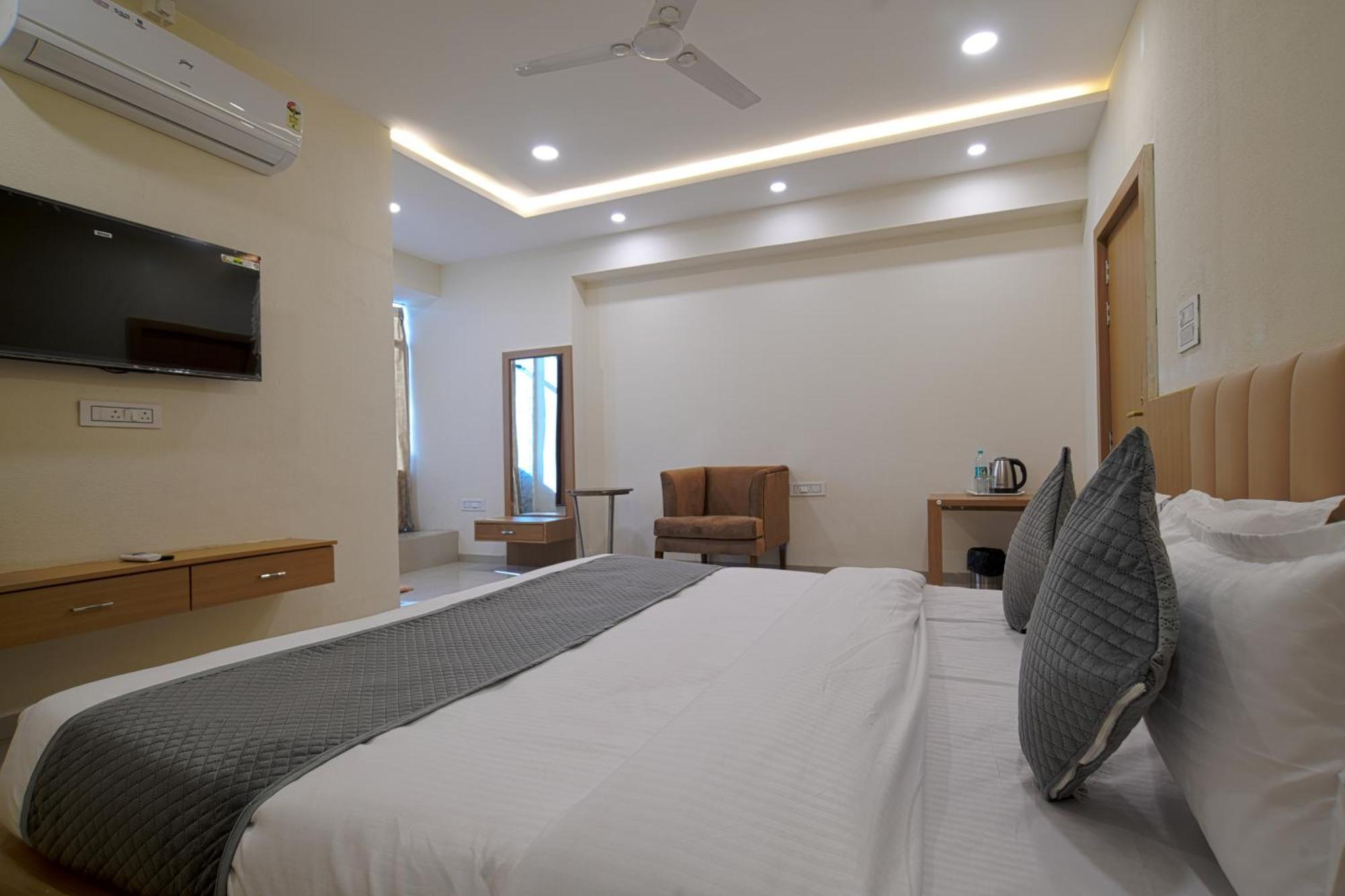 Hotel Shivlok Ujjain Oda fotoğraf